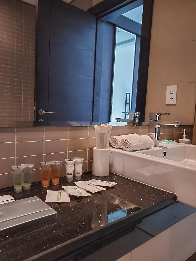 Apartment Stay Here - Dubai Marina 2 BR Silverene Tower